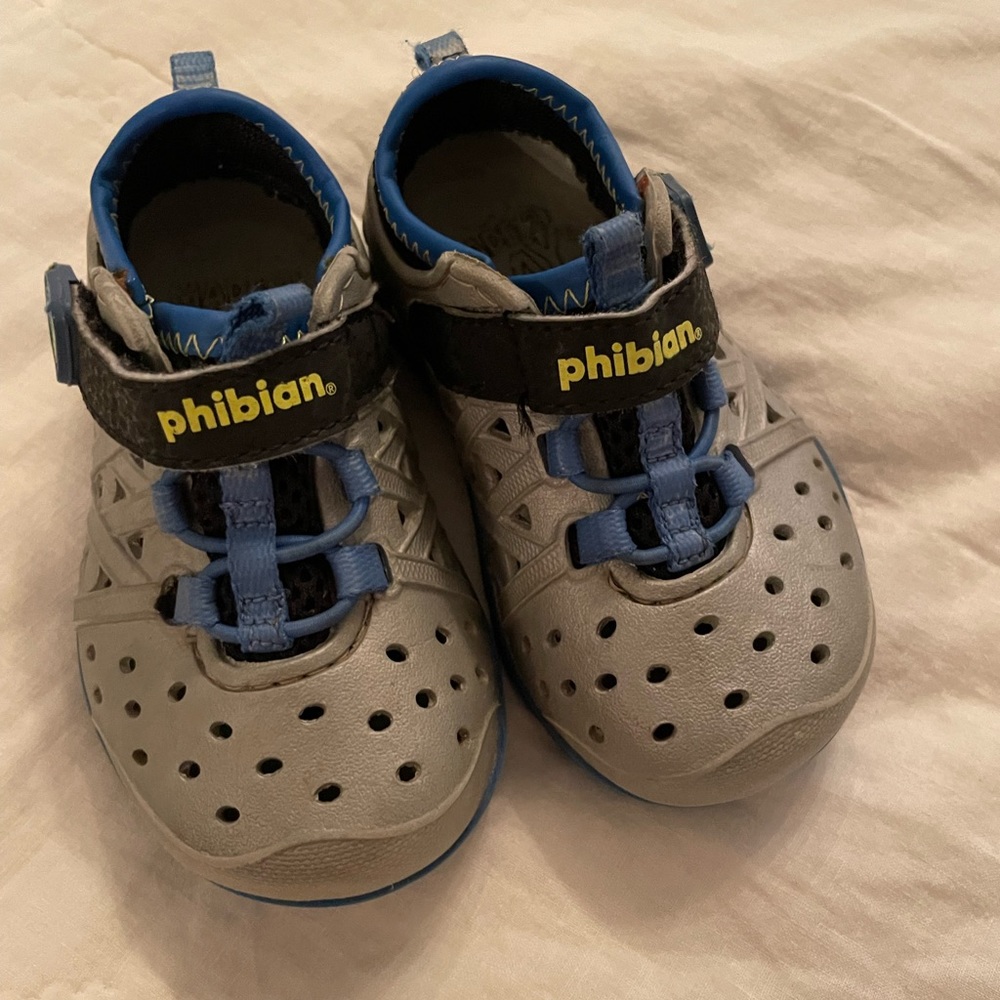 Stride Rite little Boys summer shoes